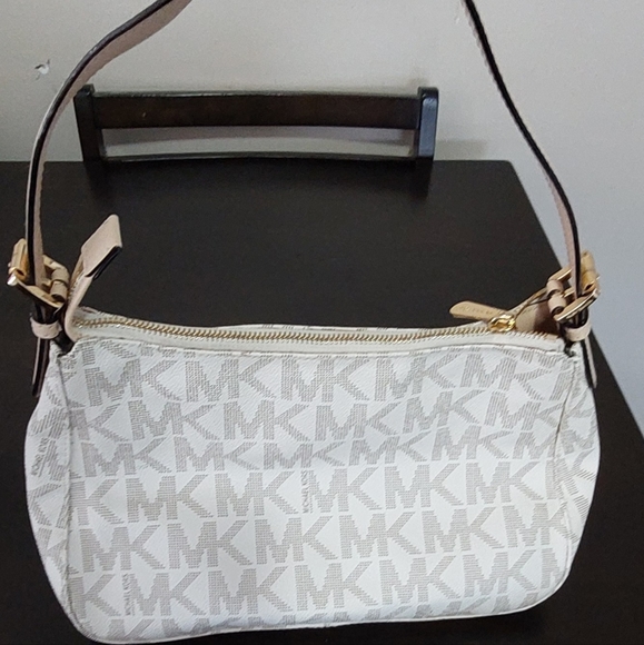 Michael Kors bag - Picture 1 of 3